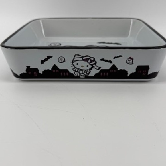 Hello Kitty Halloween Mummy Vampire Ceramic Square Baker Dish Zrike Brands 8in - Picture 2 of 9